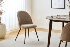 Online Nimara Annika spisebordsstol - sand tekstil med røget egelook