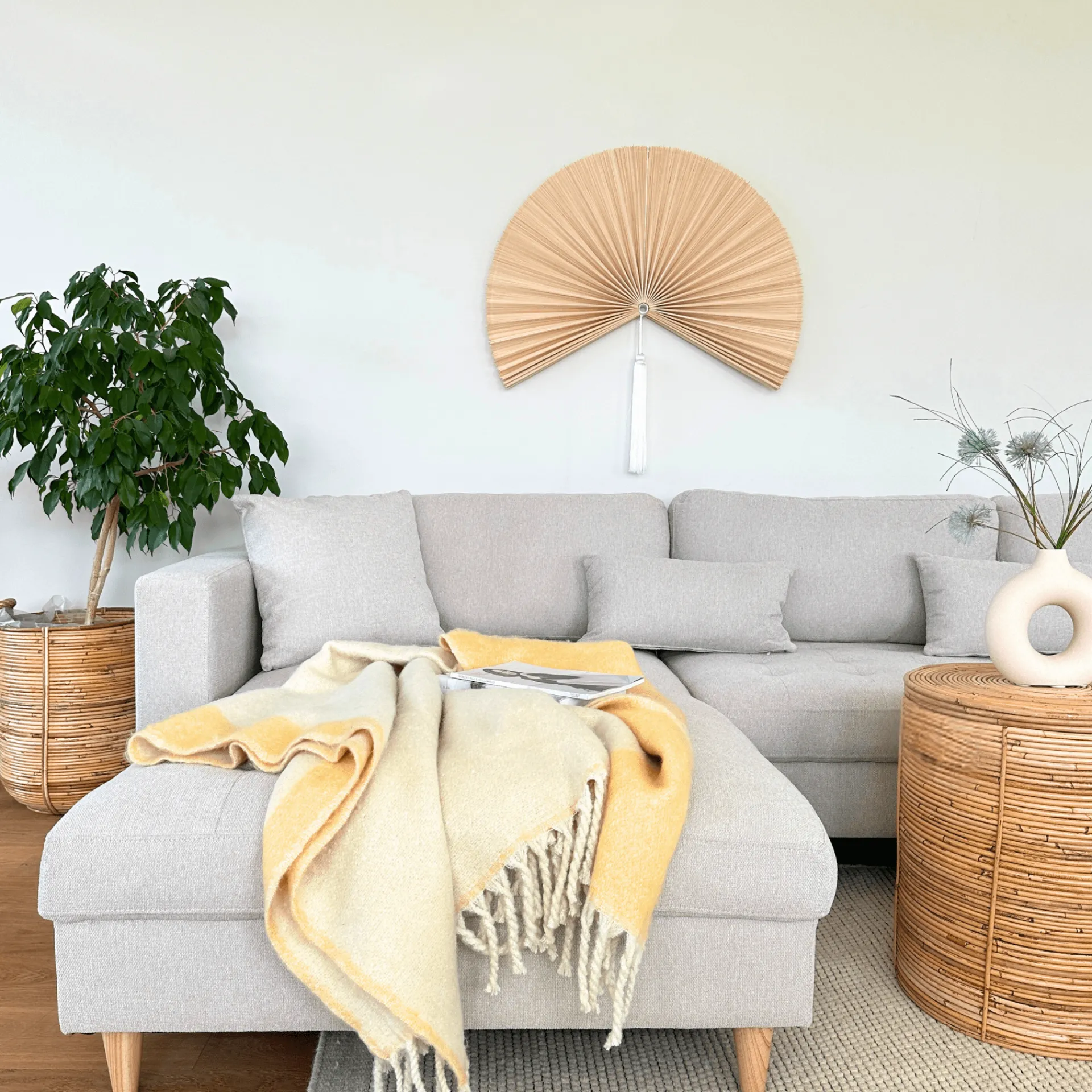 Hot Nimara Brandy - højrevendt u-sofa i beige med chaiselong - L: 366 x D: 211 x H: 80 cm