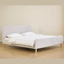 Clearance Nimara Christian seng i beige 180x200 cm inkl. sengelameller og madrasser