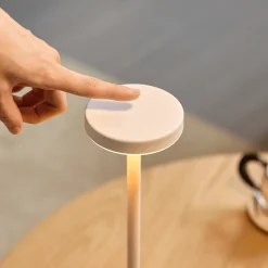 Hot Nimara Elvis LED bordlampe hvid