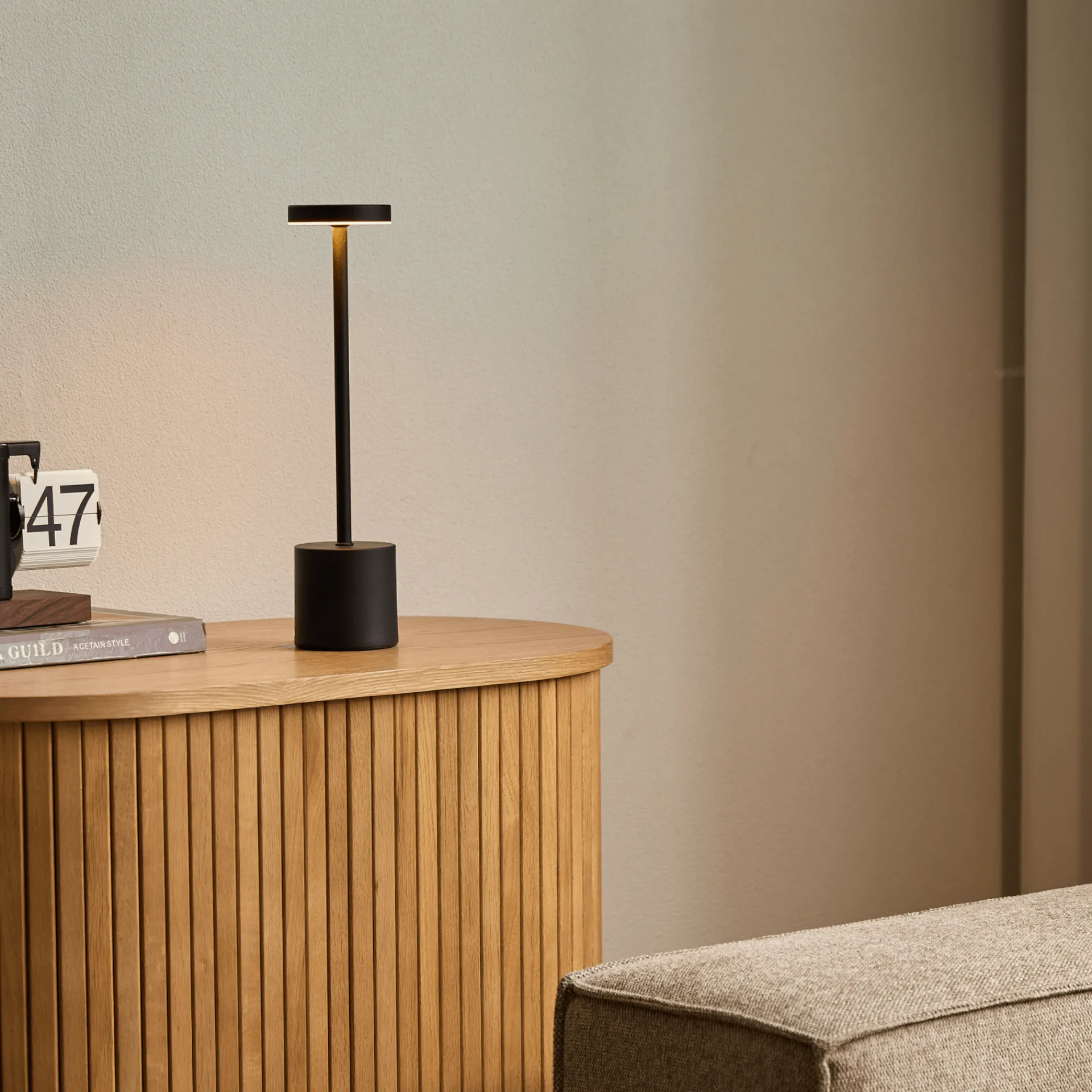 Best Nimara Elvis LED bordlampe sort