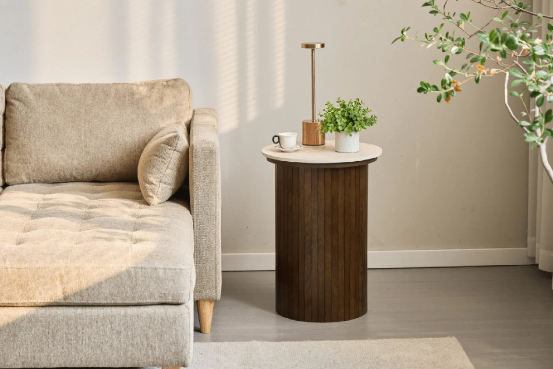 Online Nimara Enzo sidebord i stenbordplade med røget eg lamelfod Ø40 cm