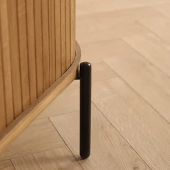 Hot Nimara Florence jalousi skab med lameller i eg 70x40x85 cm