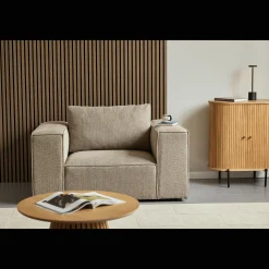 Online Nimara Hailey lænestol i sand L: 136 X D: 100 X H: 64 Cm