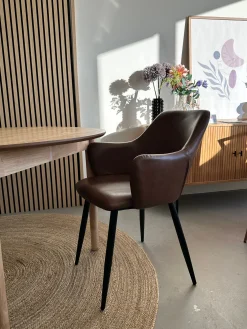 New Nimara Isabella - spisebordsstol i brun kunstlæder