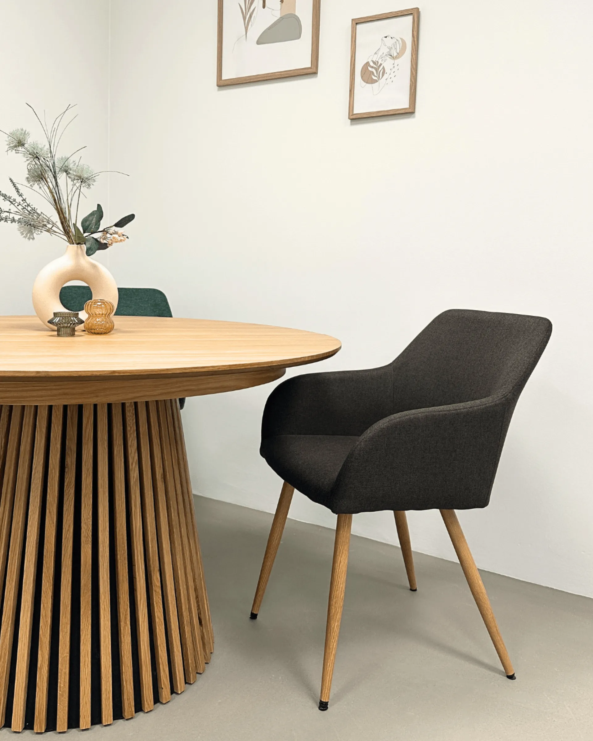 Online Nimara Jenna spisebordstol - brun tekstil med egelook