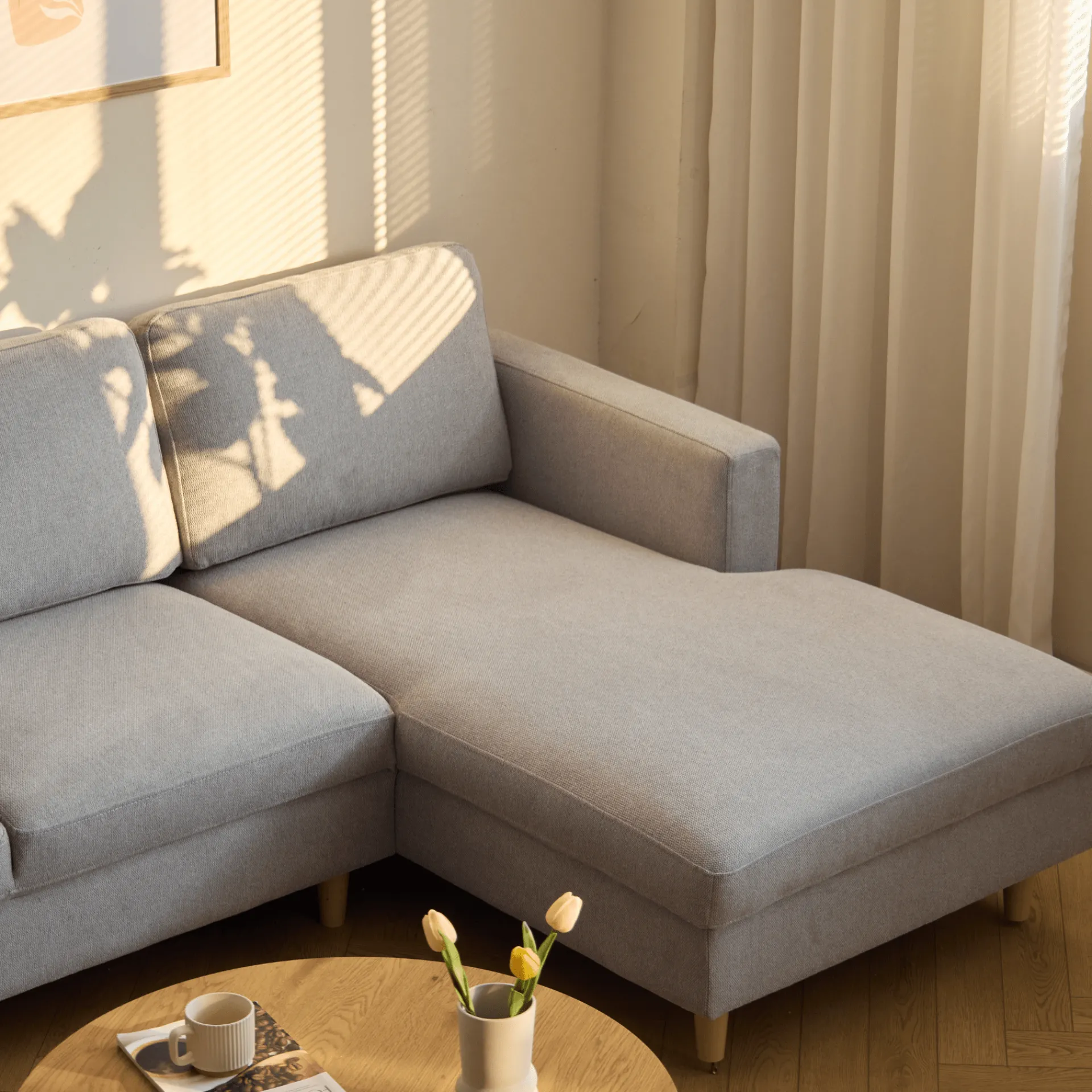 New Nimara Jennifer højrevendt u-sofa i lys grå med chaiselong - L: 300 x D: 208 x H: 82 cm