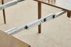 Discount Nimara Joshua - Rundt spisebord i røget egefiner med udtræk 120/160/200 cm - Inkl. 2 Tillægsplader