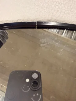 Outlet Nimara Kajsa rundt spejl med sort ramme Ø70 cm. Fejl/mærker - se produktbeskrivelse (OU11724)