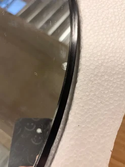 Outlet Nimara Kajsa rundt spejl med sort ramme Ø70 cm. Fejl/mærker - se produktbeskrivelse (OU11724)