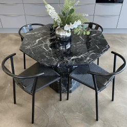 New Nimara Lagoni - rundt spisebord Ø100 cm i sort marmor look