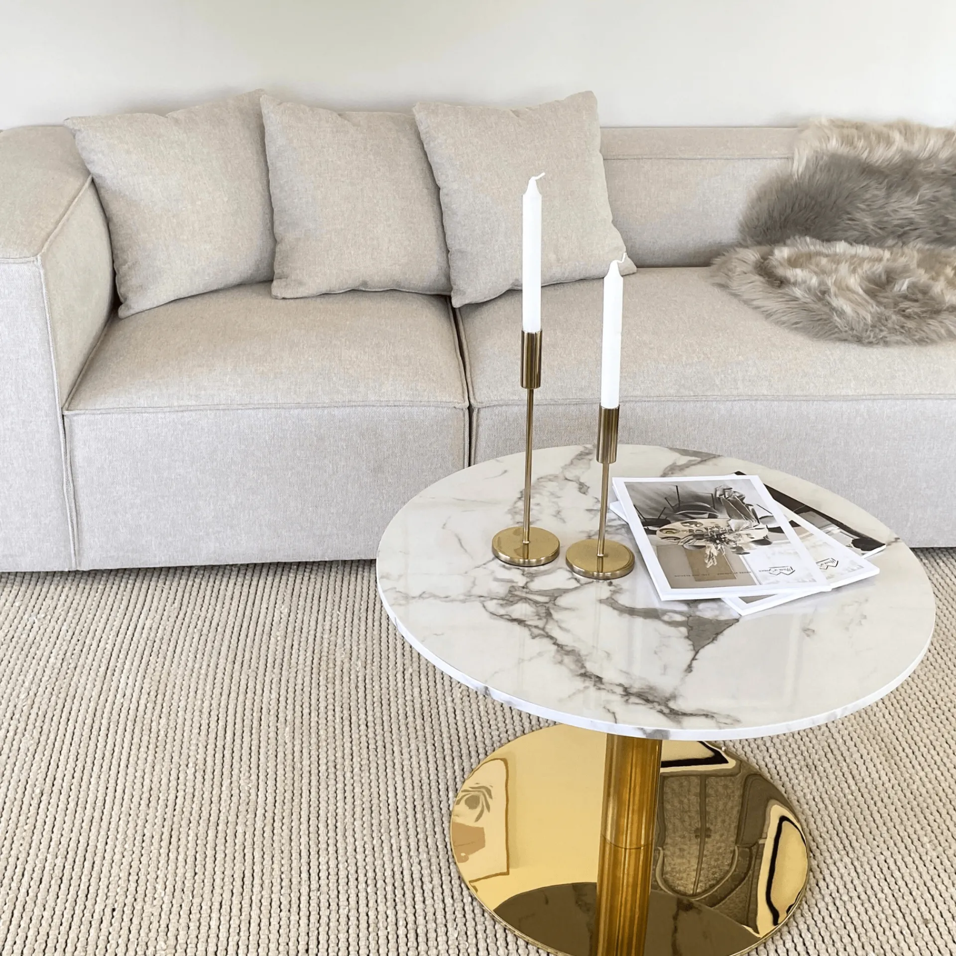 Best Nimara Lazio rundt sofabord i hvid marmor look med guld/messing ben Ø70 cm