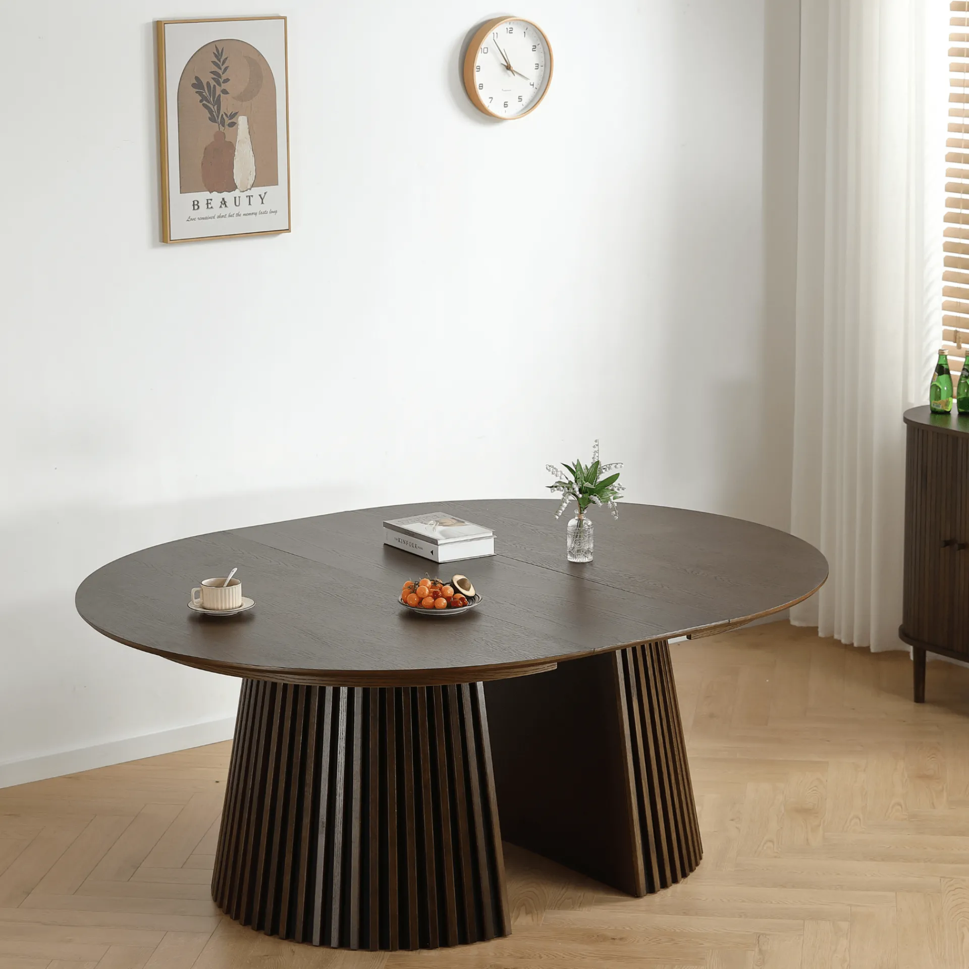 Nimara Lewis - Lamel rundt Spisebord I røget Egefiner med udtræk 150/190/230 CM - 2x tillægsplader medfølger