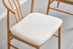 Sale Nimara Lizzie spisebordsstol i bøg med polstret sæde i beige