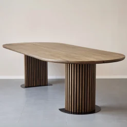 Clearance Nimara Matteo - Plankebord med lamelfod i røget massiv eg 300x120x77 cm