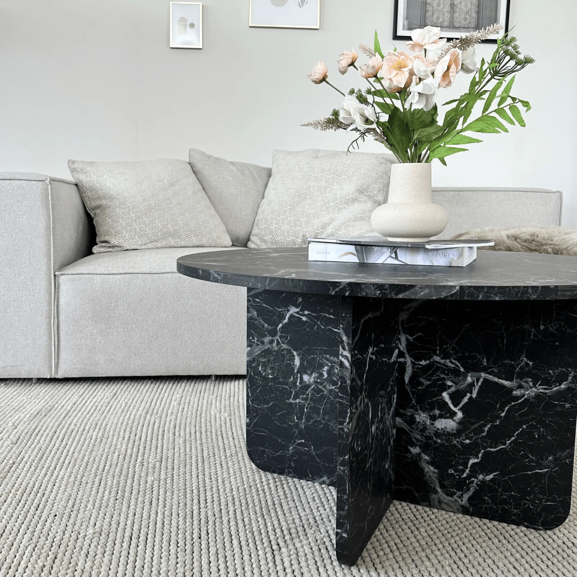 Online Nimara Mercy sofabord sort marmor look Ø80 cm