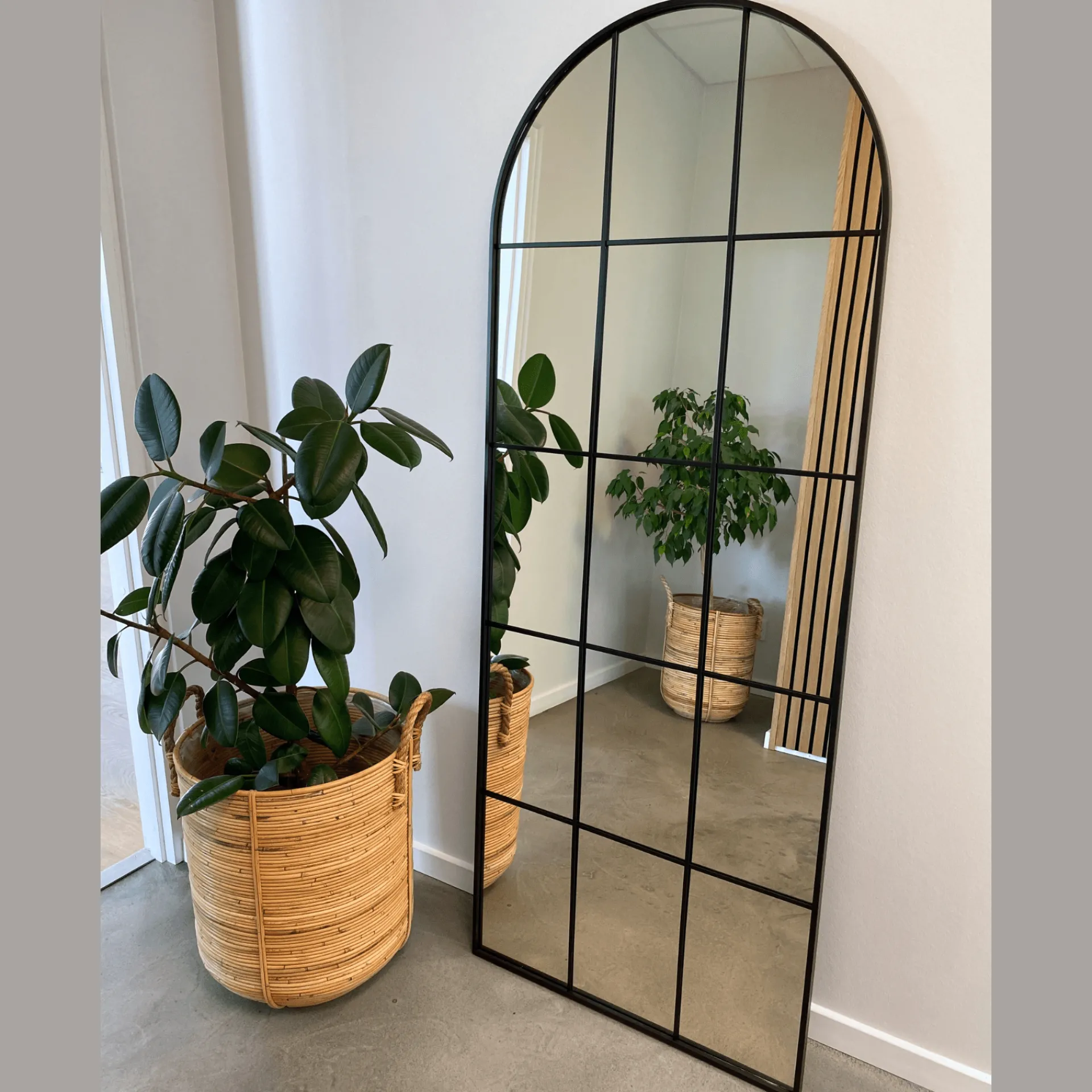 New Nimara Mia - New yorker spejl med buning i sort 70 x 180 cm