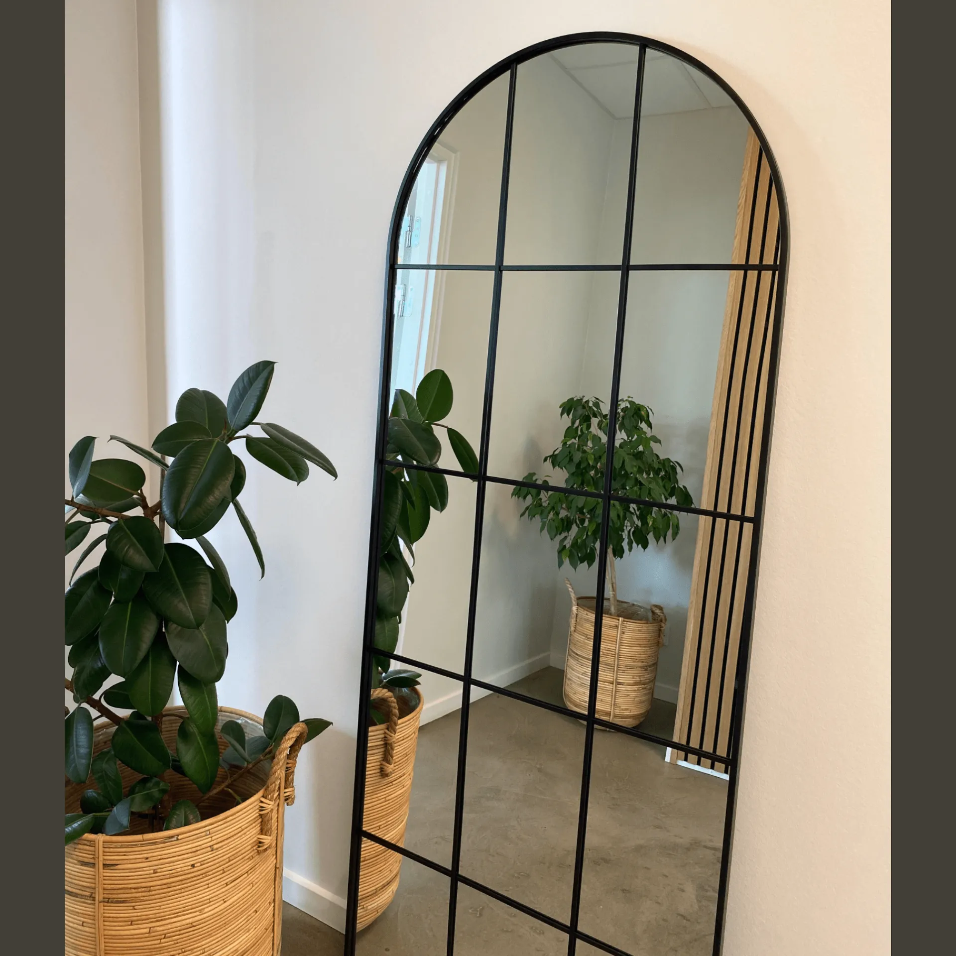 New Nimara Mia - New yorker spejl med buning i sort 70 x 180 cm