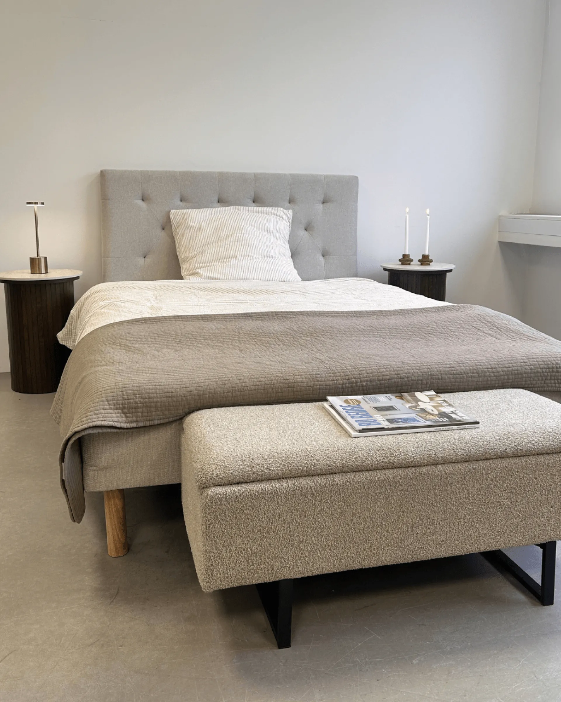 Best Nimara Nia sengegavl 140x63 cm i beige tekstil