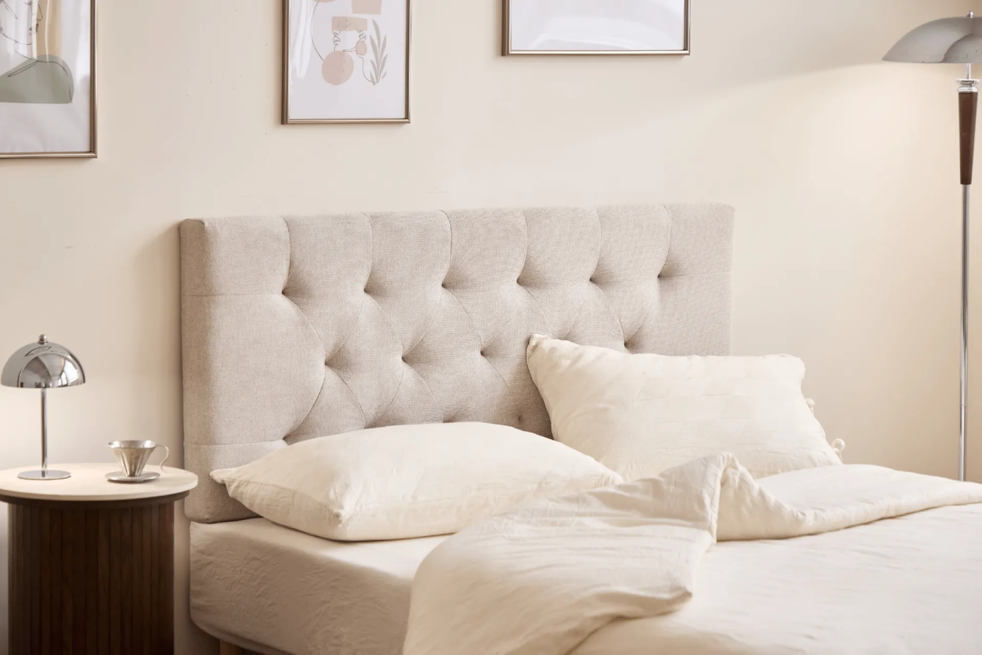 Best Nimara Nia sengegavl 140x63 cm i beige tekstil