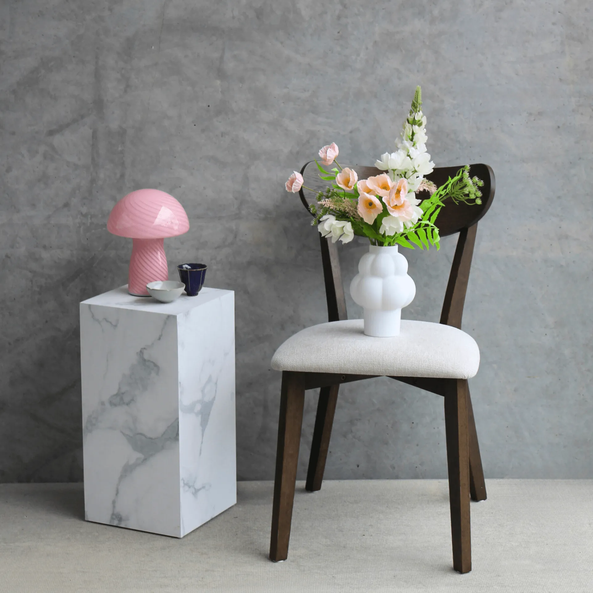 Best Nimara Rory spisebordsstol - Træstol i røget eg med polstret sæde