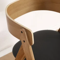 New Nimara Samantha træstol i eg med sort PU sæde