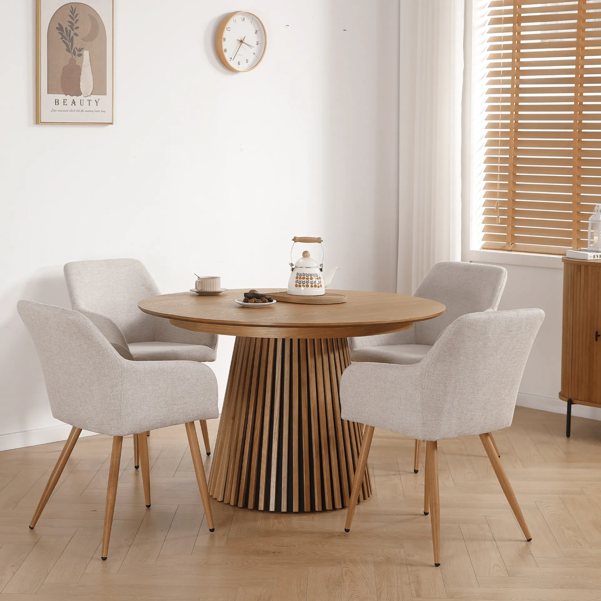 Sale Nimara Spisebordssæt - Lewis lamel spisebord Ø120 cm med udtræk i egefiner + 6 x Jenna spisebordsstole i beige