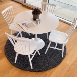 New Nimara Zander - Rundt hvidt spisebord med trompetfod - Ø90 cm